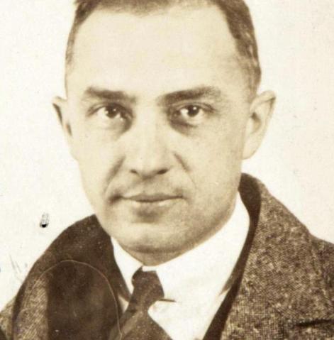 William Carlos Williams was born in 1883.